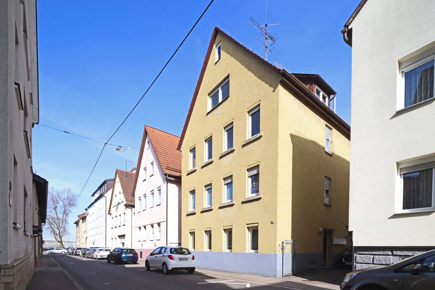Kapitalanlage mit Charme und Potenzial: Wohnensemble mit Vorder- und Hinterhaus in bevorzugter Lage in Stuttgart