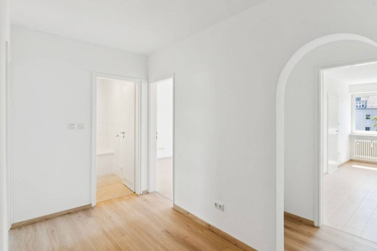 Rückzugsort in der Stadt: 3-Zimmer-Wohnung mit Loggia und Blick ins Grüne – 81369 München – Bild 1 von 9