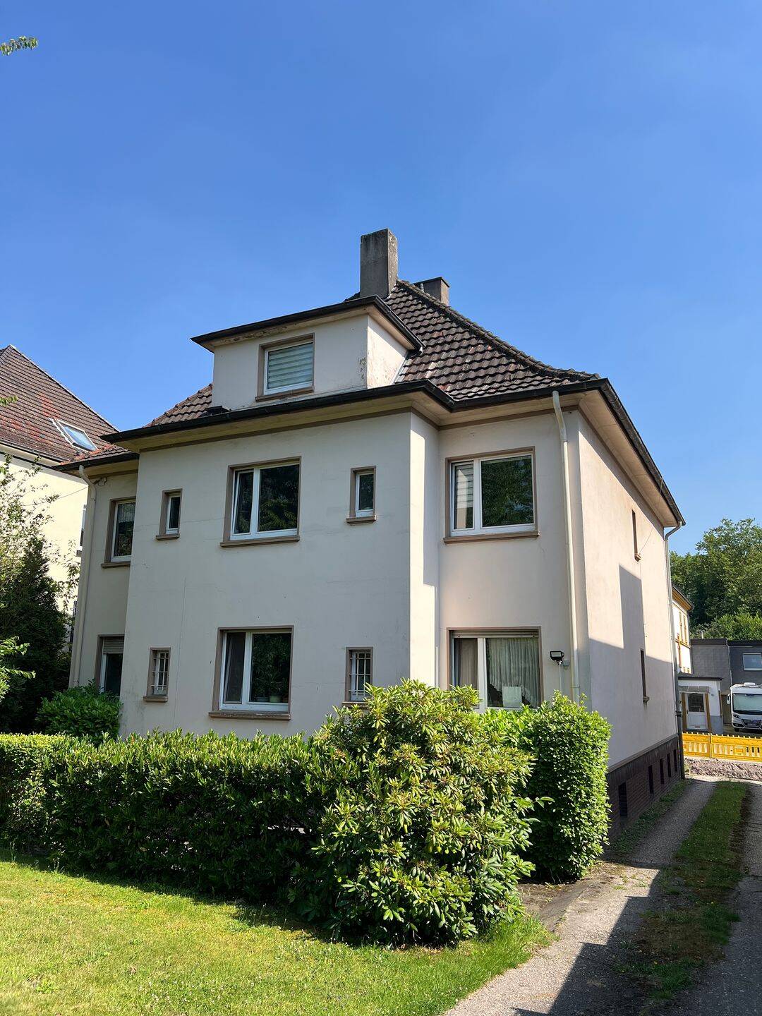 Voll vermietetes Mehrfamilienhaus mit fünf Einheiten und Garagen in Bochum-Wattenscheid – Bochum – Vorschaubild 2