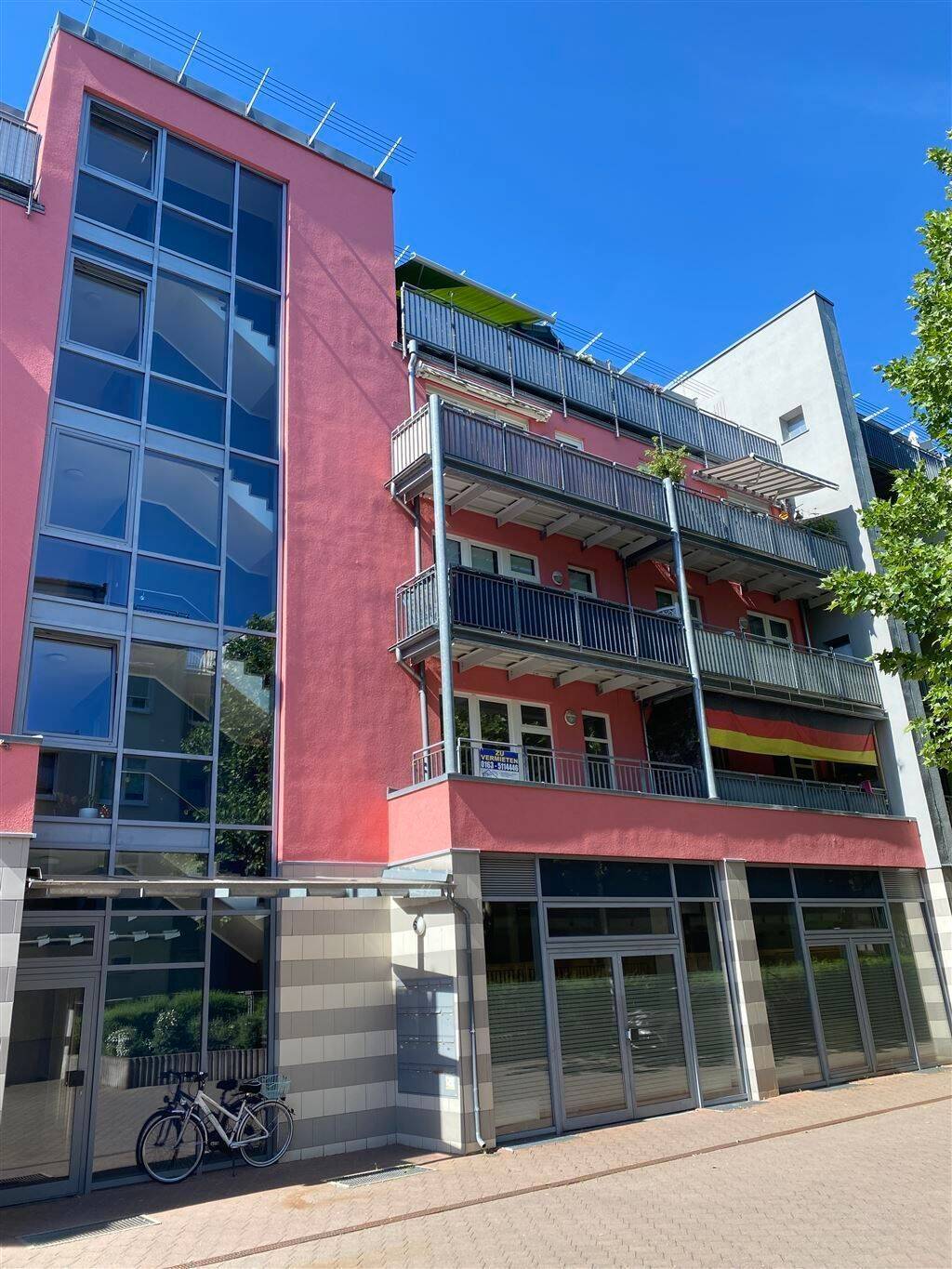 Erfurt* Karree am Südpark* renovierte große 1 Zimmer-Wohnung mit Balkon* sep. Küche* Wannenbad* – Erfurt – Vorschaubild 8