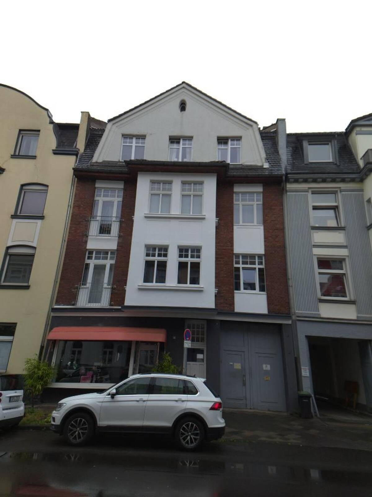 Schöne 3-Zimmer-DG-Wohnung mit zusätzlichem Dachspeicher – 40545 Düsseldorf – Bild 1 von 9