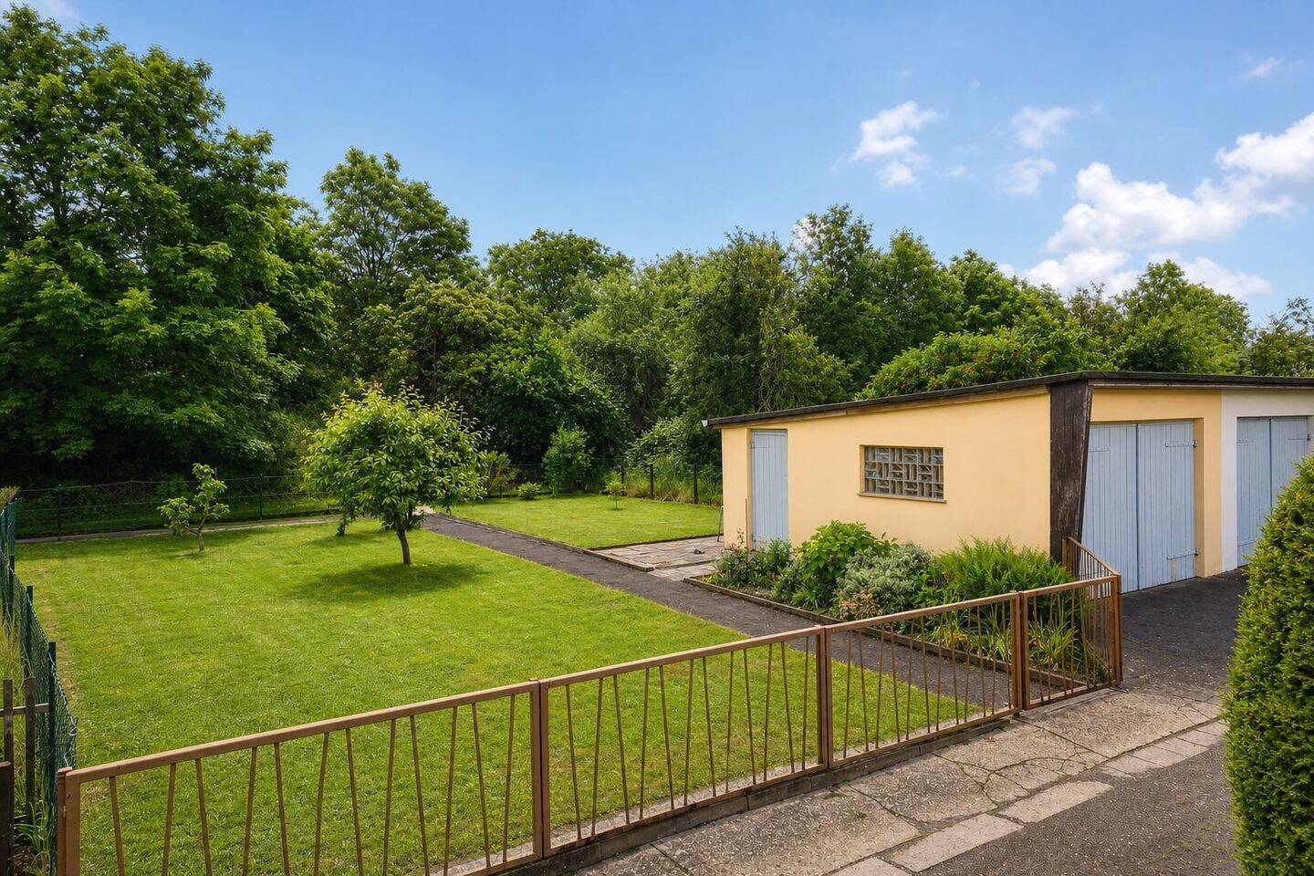 Komfortables Reihenmittelhaus mit separatem Gartengrundstück und Garage in Magdeburg-Salbke – Magdeburg – Vorschaubild 4