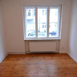 Charmante Altbauwohnung im Hochparterre mit Gartenblick, unweit dem Bürgerpark ***Balkon***vermietet*** – 13359 Berlin – Vorschaubild 2