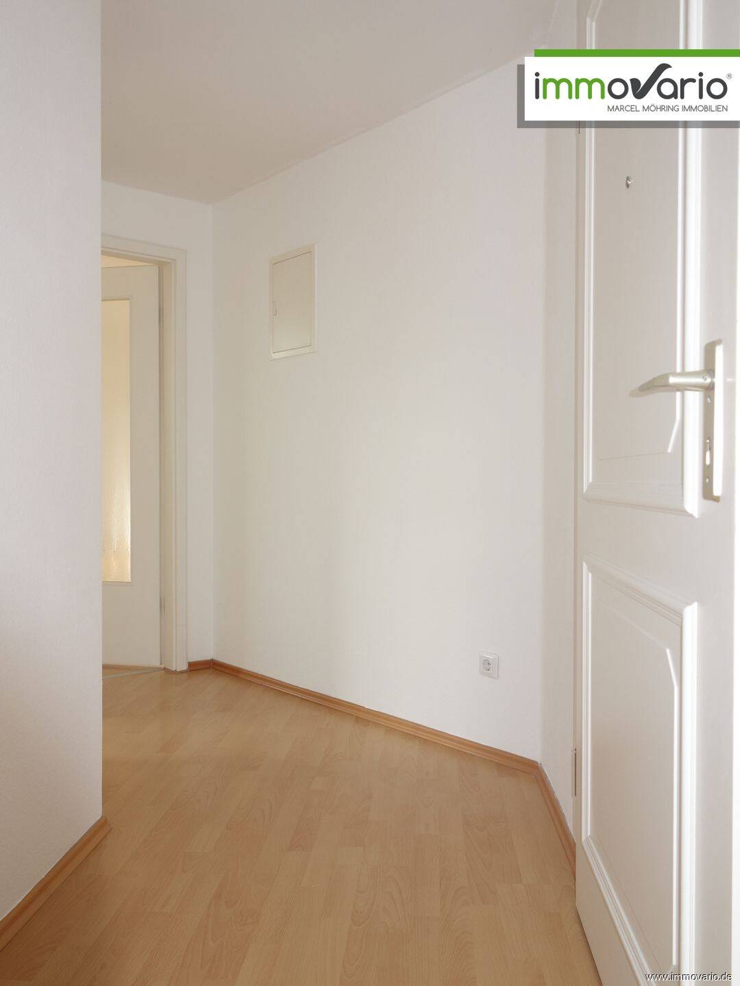 Mitten in der City! 2-Raum Dachgeschosswohnung in bester Innenstadtlage mit Tageslichtbad und Wanne. – Magdeburg – Vorschaubild 7
