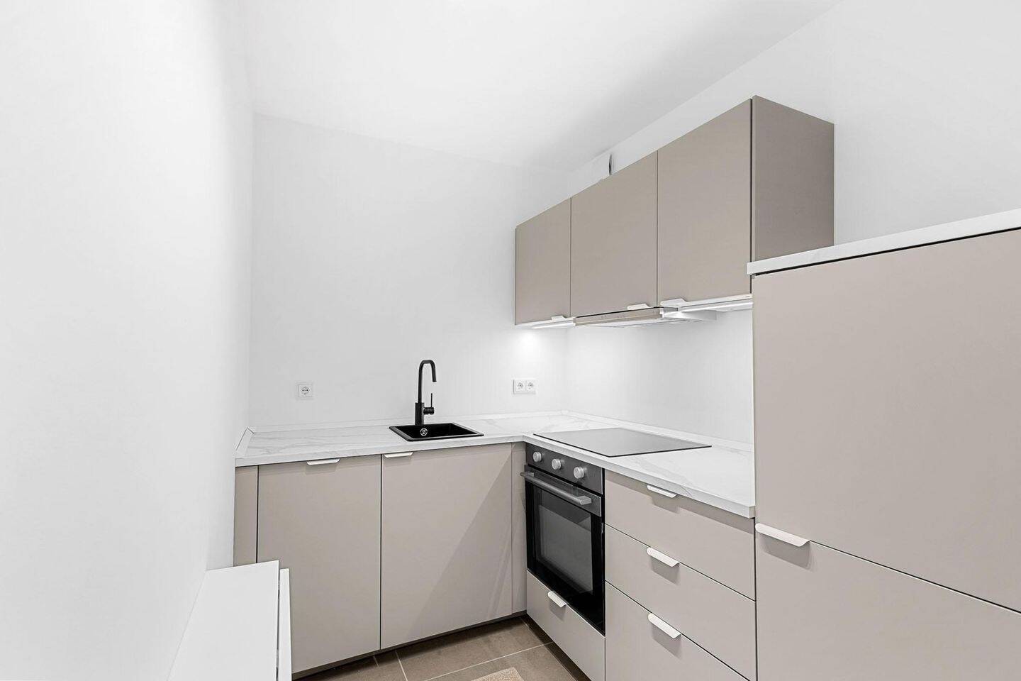 Erstbezug in Solln: 4 Zimmer | Kernsaniert | Südwest-Loggia | Provisionsfrei – München – Vorschaubild 4