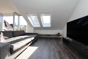 Traumhafte 3-Zimmer Maisonette Wohnung mit Loggia in Hamburg Stellingen, komplett renoviert 2020 – 22527 Hamburg – Vorschaubild 5