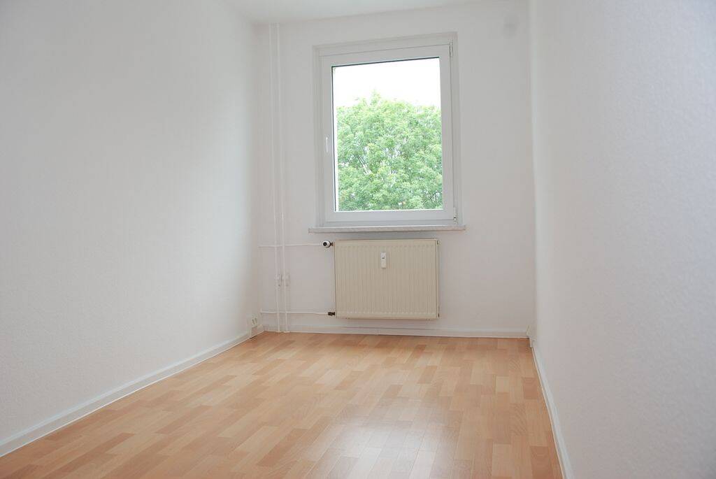 3-Raum-Wohnung mit Badewanne – Chemnitz – Vorschaubild 3