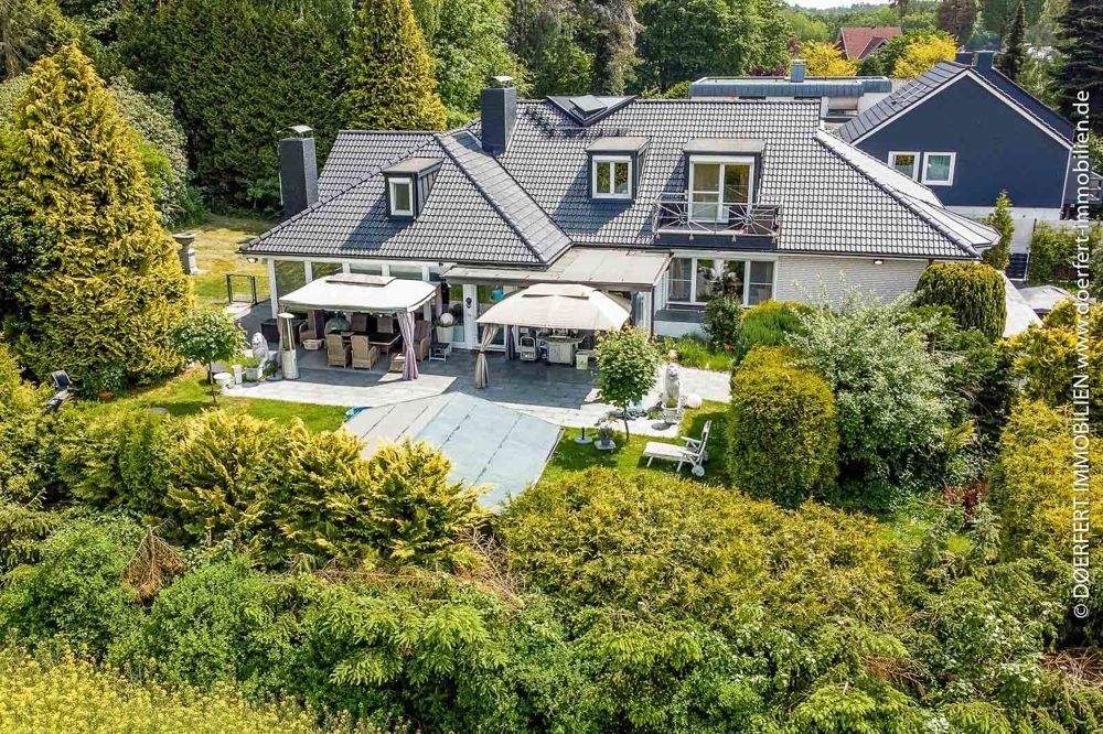 Wohntraum-Ensemble mit Redervilla und Gästehaus in Toplage mit privatem Waldzugang – Rosengarten – Vorschaubild 3