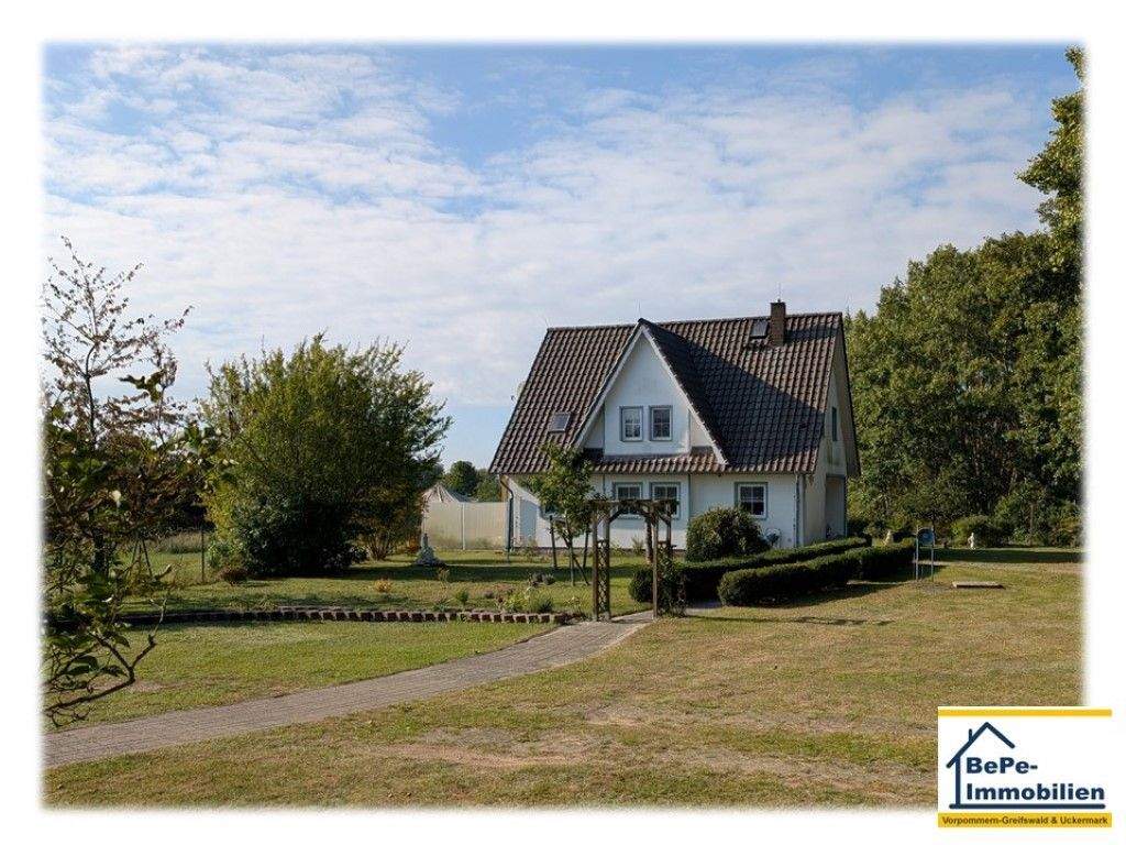 BePe-Immobilien- Einfamilienhaus mit Weitblick auf das Stettiner Haff zu verkaufen – Stolpe auf Usedom – Bild 1 von 9