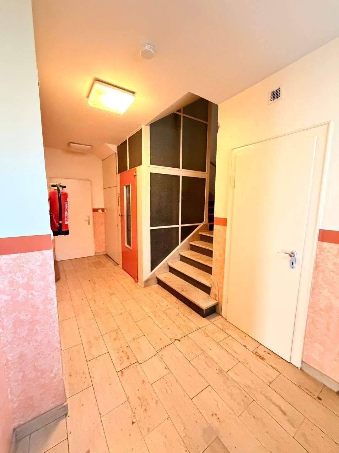 lichtdurchflutete 2 Zimmer Wohnung +++ mit Badewanne & Aufzug +++ – Nürnberg – Vorschaubild 8