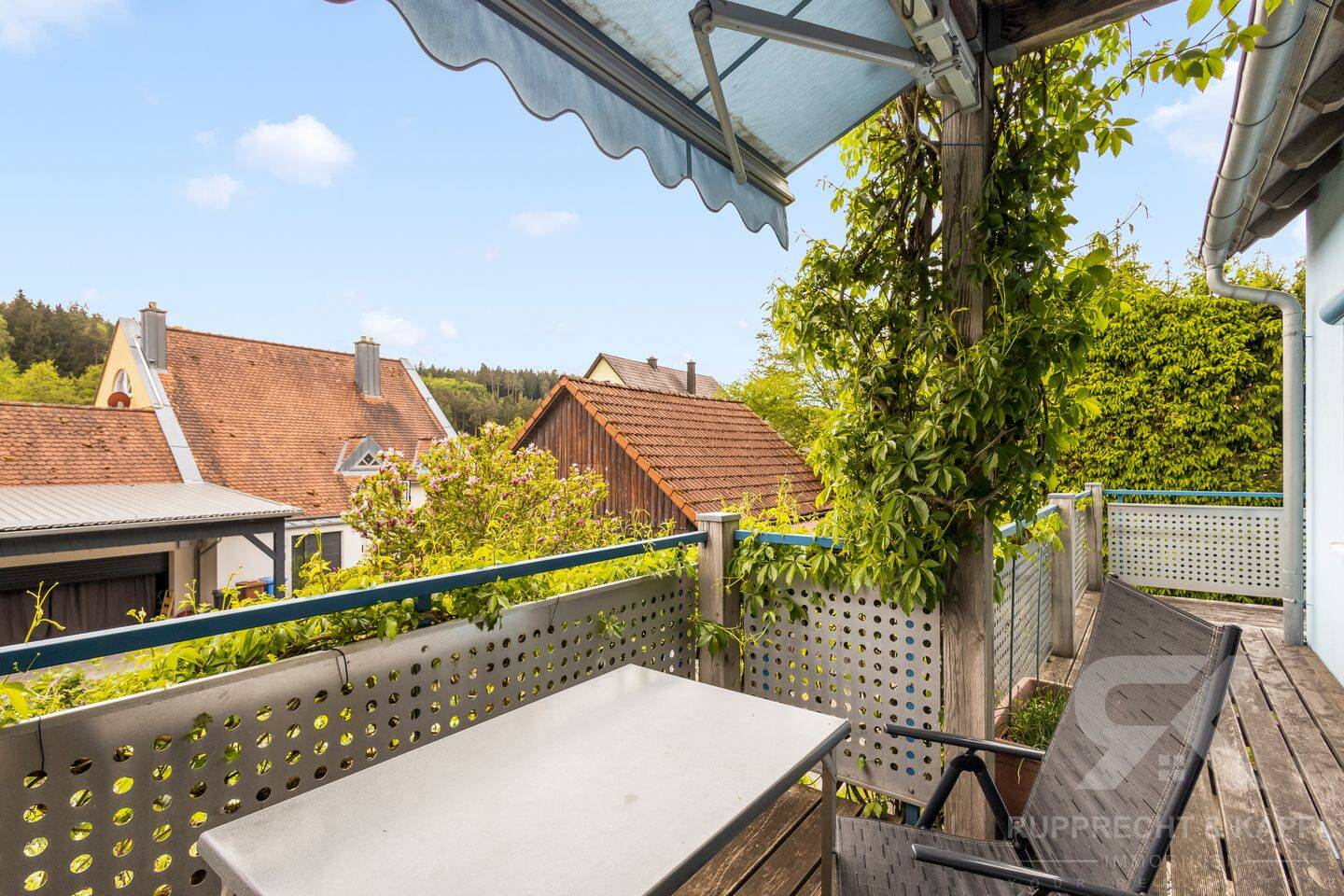 Exklusives Einfamilienhaus in bester Lage mit traumhaftem Waldblick und durchdachtem Wohnkonzept – Neustadt an der Waldnaab – Vorschaubild 8