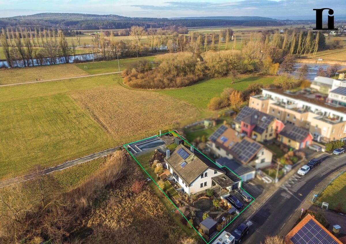 Unikat am Ortsrand - Wohnen mit Aussicht – 91083 Baiersdorf – Bild 1 von 9