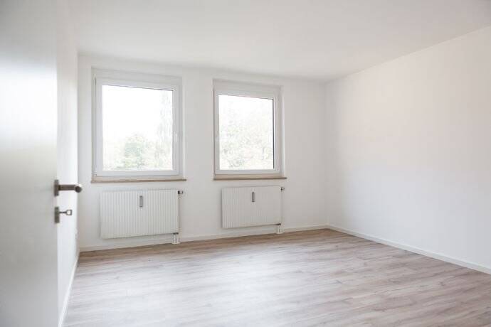 HELLE, ATTRAKTIVE 3-ZIMMER WOHNUNG, KÜCHE UND TIEFGARAGENSTELLPLATZ. DIREKT VON EIGENTÜMER – Nürnberg – Vorschaubild 7