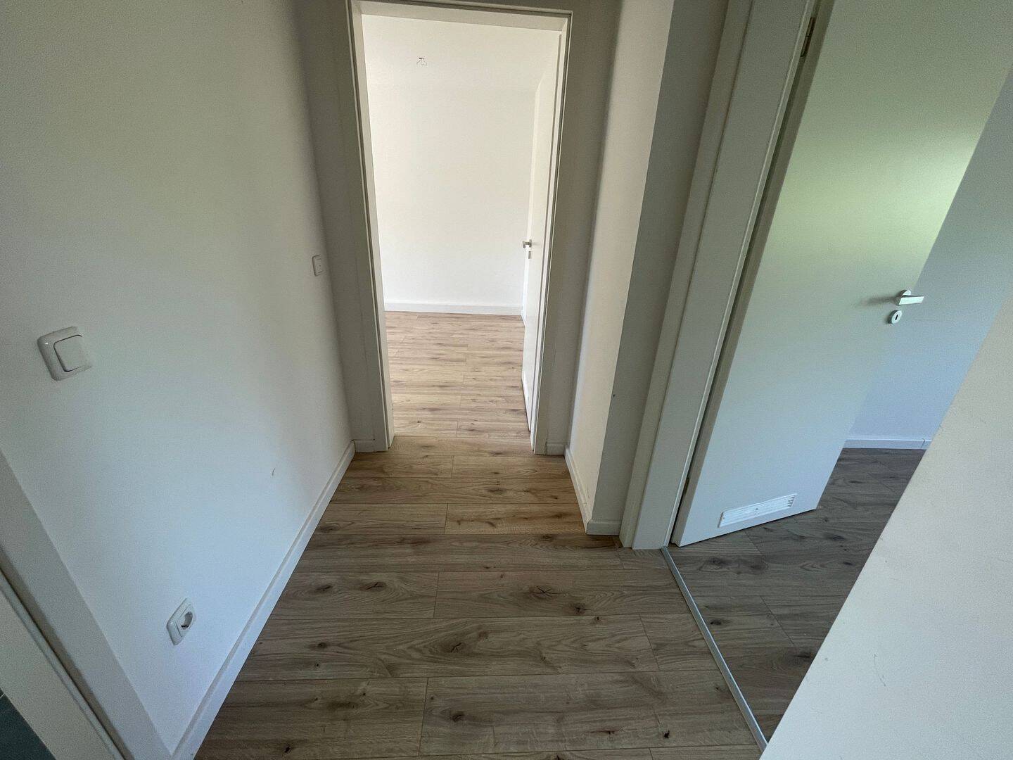 Helle 2-Zimmer Wohnung im 4.OG am Südstadtpark in Fürth! – Fürth – Vorschaubild 5