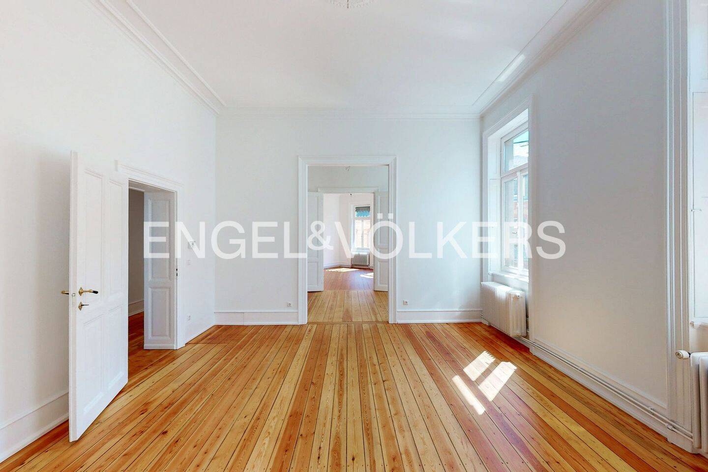Stilvoll sanierter Altbau zwischen Kurpark und Nerotal – Wiesbaden – Vorschaubild 3