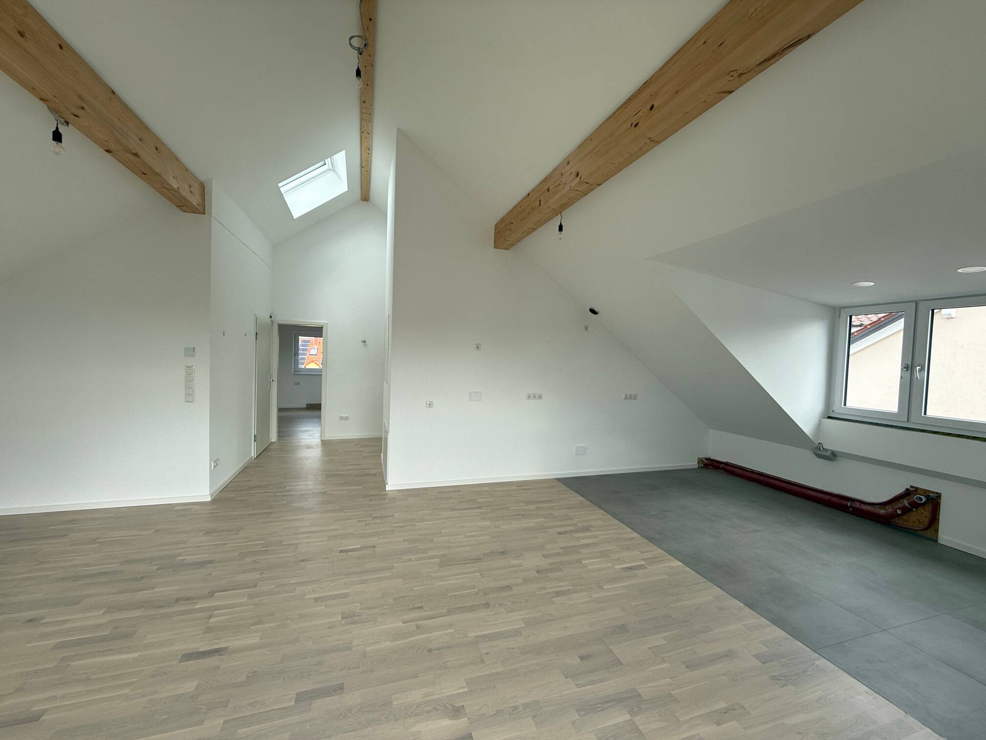 Traumhafte 90qm DG-Wohnung in Allach – Erstbezug nach Ausbau – München – Vorschaubild 3