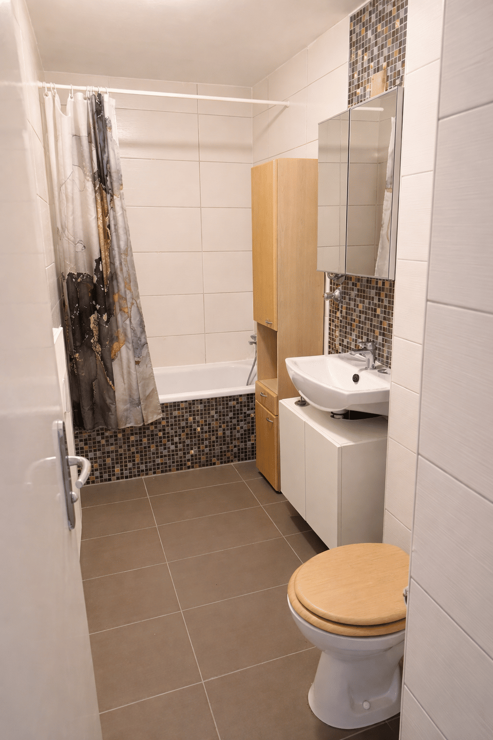 Zimmer in WG ab sofort frei! – München – Vorschaubild 3