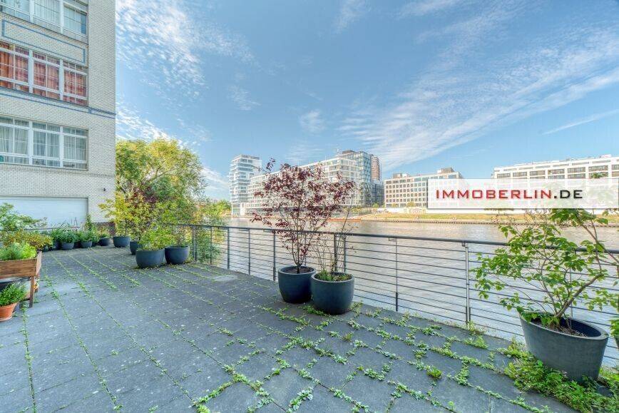 IMMOBERLIN.DE - Exquisite Altbauwohnung mit Balkon, Loftambiente & Lift an der Spree – Berlin – Vorschaubild 5
