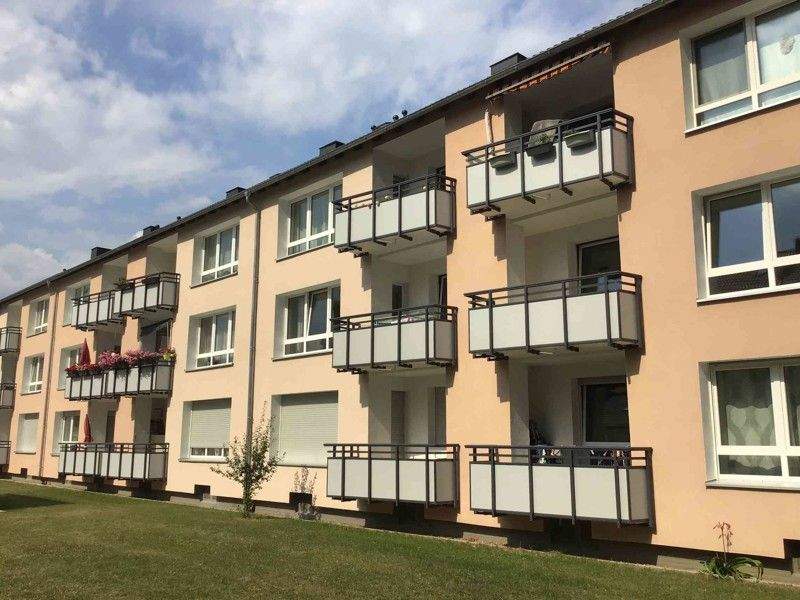 Modernisierte 3-Zimmer Wohnung mit Balkon – Bielefeld – Bild 1 von 7
