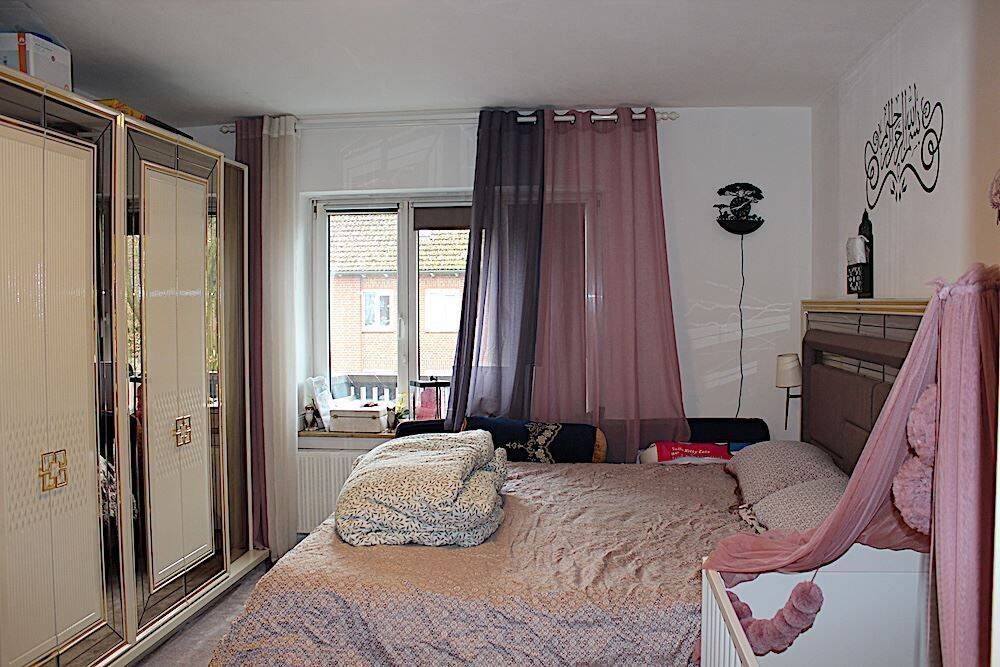 Ruhige vermietete Eigentumswohnung mit Balkon und viel Tageslicht nahe dem Center, der Fußgängerzone und dem Bahnhof – Hamburg – Vorschaubild 4