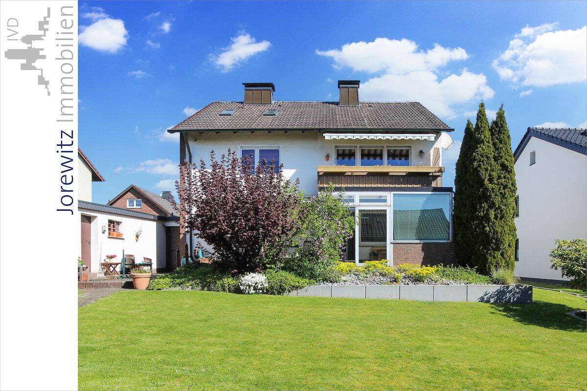 Bielefeld-Brake: Gepflegtes, freistehendes Ein- bis Zweifamilienhaus mit schönem Garten und Garage – Bielefeld – Vorschaubild 3