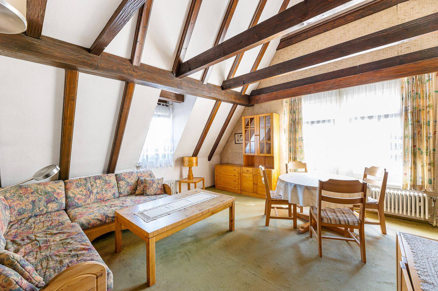 Charmante 2-Zimmer-Dachgeschosswohnung - möbiliert & mitten in Weinheim