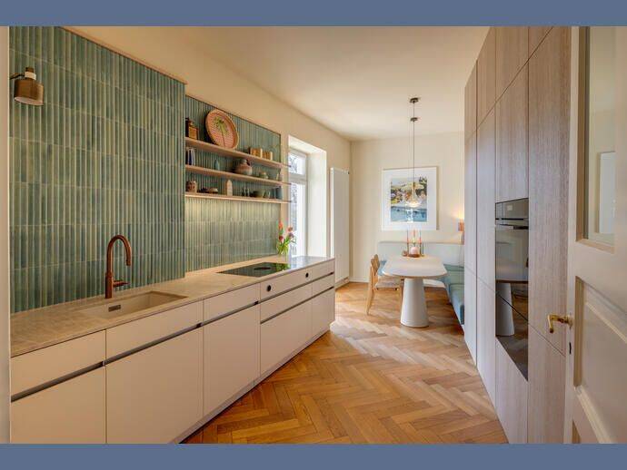 Möbliert: Wunderschön gestaltete Altbauwohnung im Herzen Haidhausens