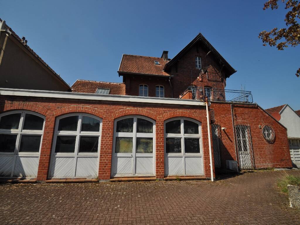 SCHMELZ - nahe Saarlouis - NEUE PREISBASIS - Interessant für Kapitalanleger + Eigentümer Historisches Bahnhofsgebäude mit vielseitigem Nutzungspotent – Schmelz – Vorschaubild 2