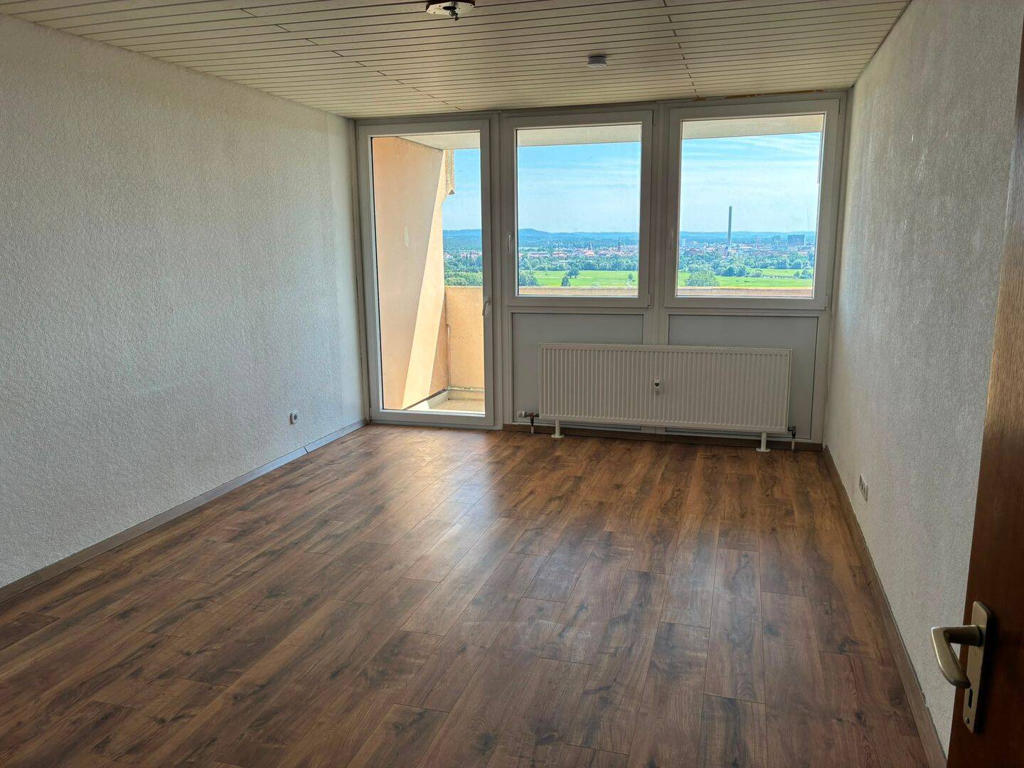 50m² Wohnung, Erstbezug nach Badsanierung mit bester Aussicht