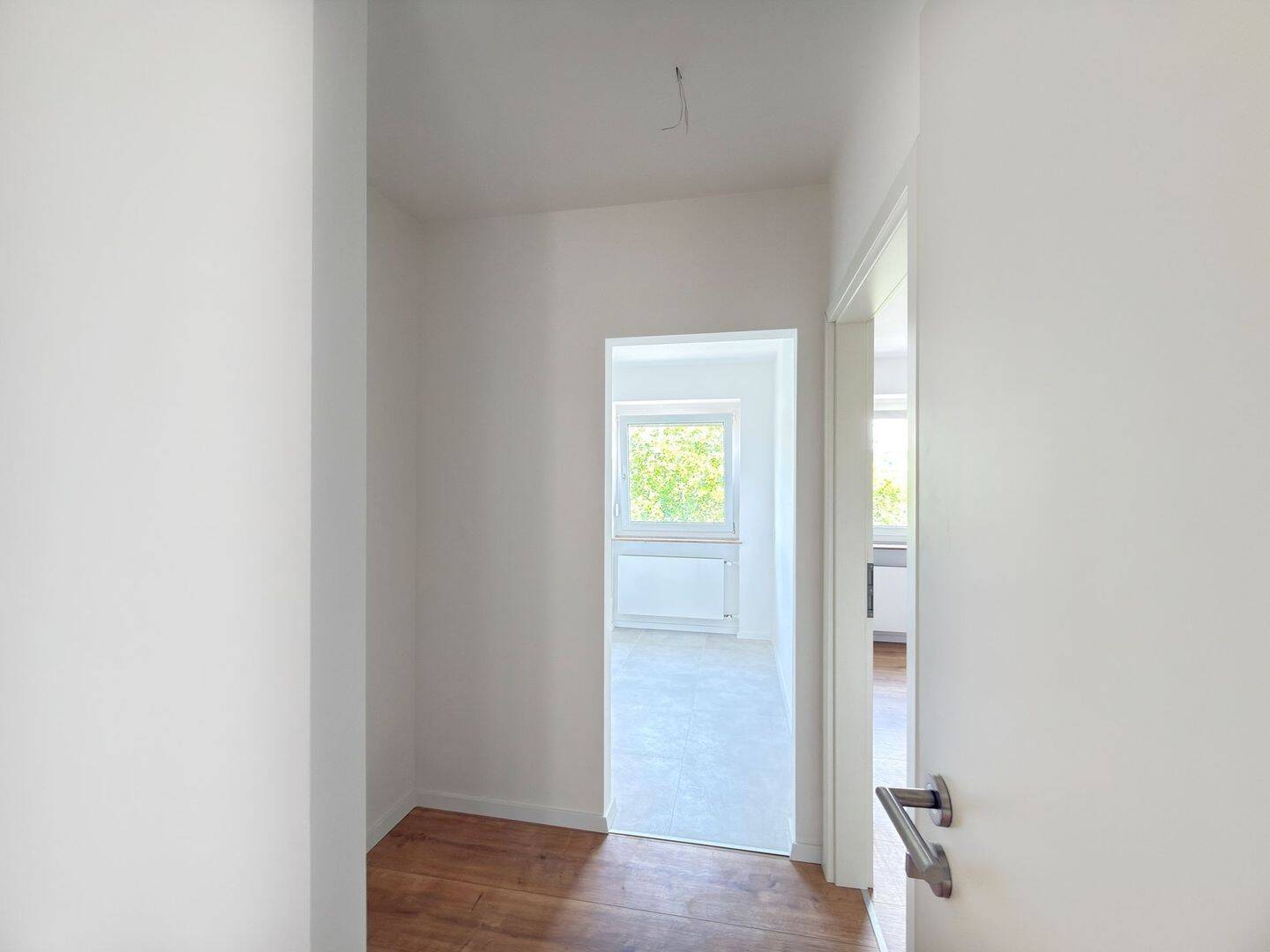 Erstbezug nach Sanierung: Helle 3,5-Zimmer-Wohnung mit Weitblick in zentraler Erlanger Lage – Erlangen – Vorschaubild 8