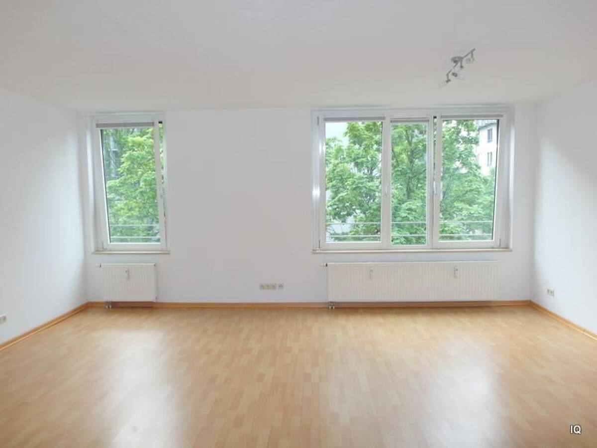 Ab Mitte September 2026: Singlewohnung im Waldschlösschenareal * neuer Laminatboden wird verlegt – 1099 Dresden – Bild 1 von 9