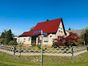 FREISTEHENDES EINFAMILIENHAUS AUF TRAUMHAFTEM GRUNDSTÜCK
