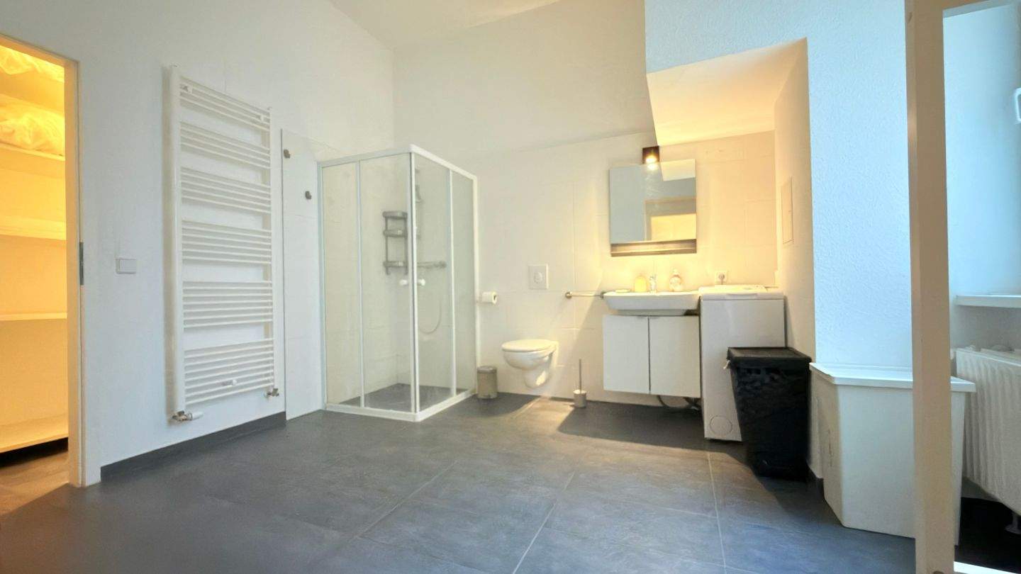 Möbliertes Loft im Prenzlauer Berg – EG-Wohnung am Helmholtzplatz, rollstuhlfreundlich – Berlin – Vorschaubild 6
