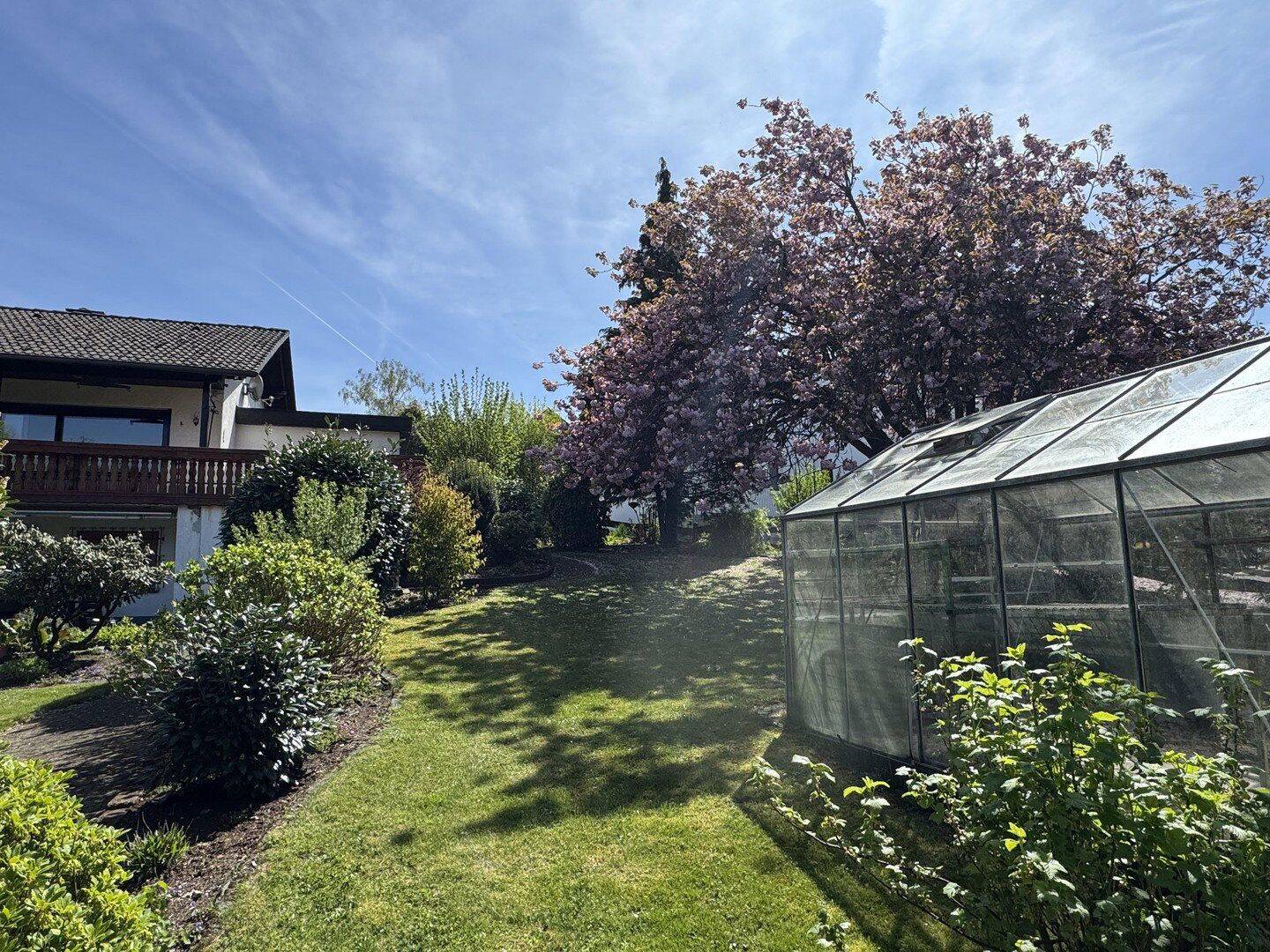 Gepflegtes Einfamilienhaus mit EBK, Balkon, schön angelegtem Garten und Aussicht – Waldbröl – Vorschaubild 6