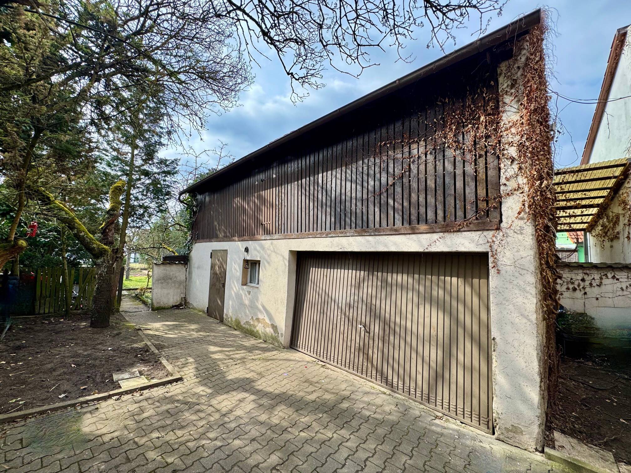 **BEZUGSFREI** Altes Haus, neue Chancen - Doppelhaushälfte mit Nebengebäude und Grundstück – Hirschaid – Vorschaubild 9