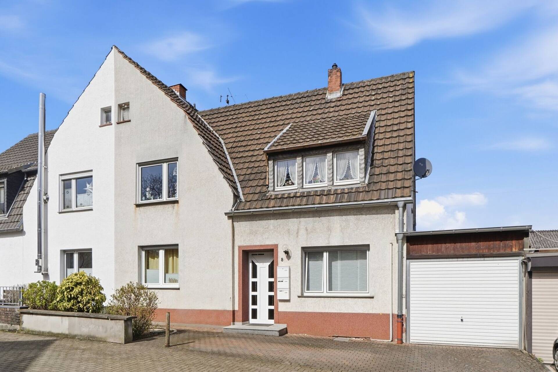 Mehrfamilienhaus in 50997 Köln / Meschenich mit 232,85 m² kaufen