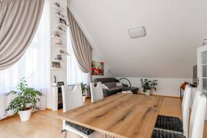 Lichtdurchflutete 4-Zimmer-DG-Wohnung mit Süd-Dachterrasse und neuer Hybrid-Wärmepumpenheizung – 81475 München – Vorschaubild 3