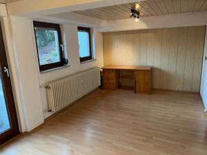 Gemütliche 2-Zimmer-Wohnung im Grünen – ruhige Lage in Stuttgart-Rohracker (Privatvermietung) – 70329 Stuttgart – Vorschaubild 2