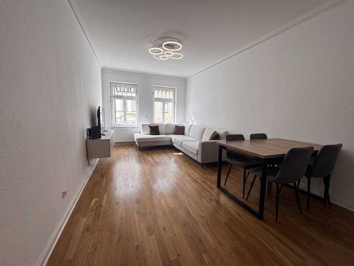 Wunderschönes Gohlis - vermietete stilvolle 2-Zimmer-Denkmalwohnung mit Ostbalkon in Leipzig – 4157 Leipzig – Bild 1 von 9