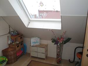 helle freundliche 2 Raum DG Wohnung in Erfurt zu vermieten, ab sofort – 99086 Erfurt – Vorschaubild 4