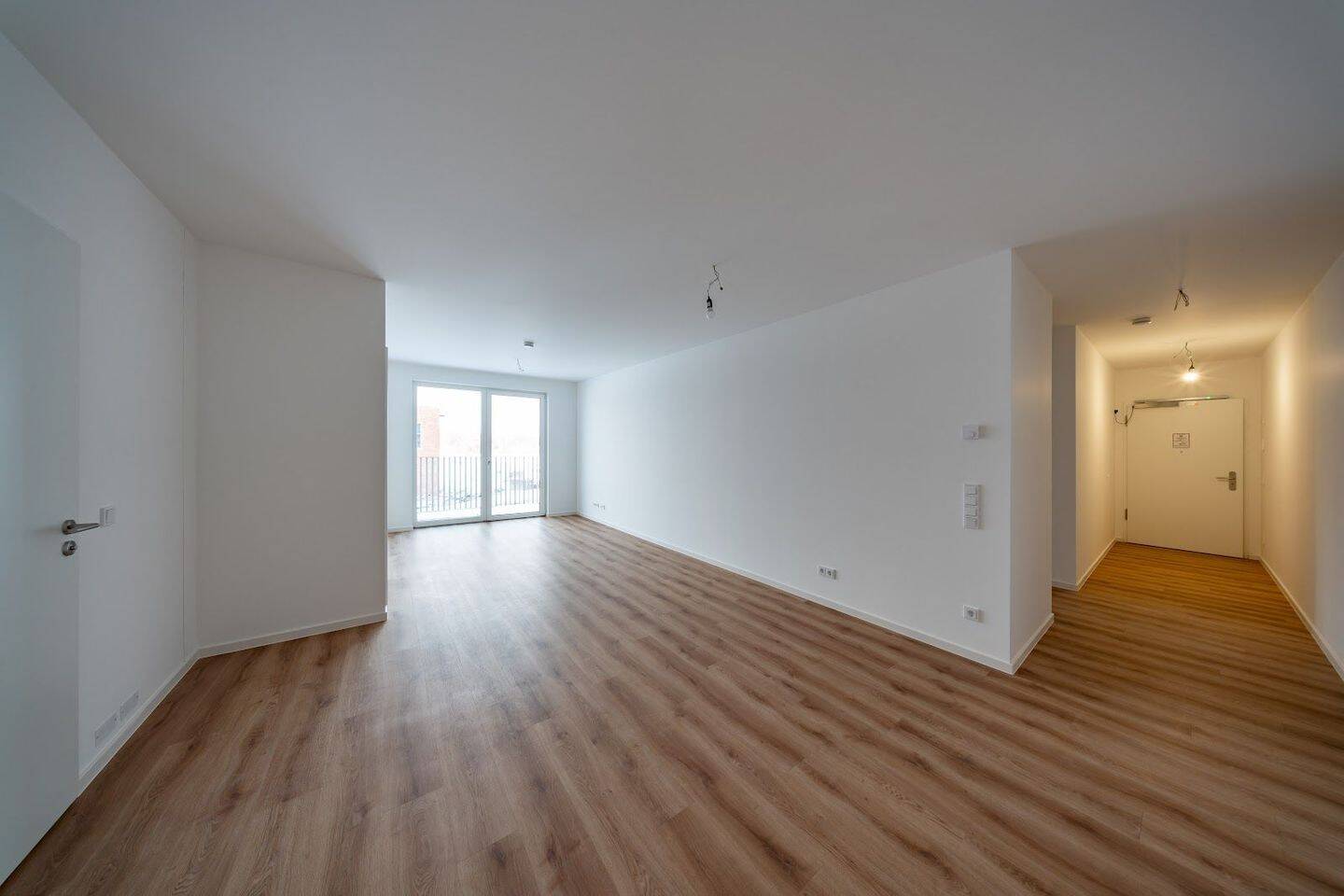 Neubauwohnung im Fußbodenheizung und Terrasse im Erstbezug / WB 220