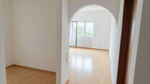 Helle 2-Zimmer-Dachgeschosswohung mit großem Balkon & schöner Ausicht – 72760 Reutlingen – Vorschaubild 2