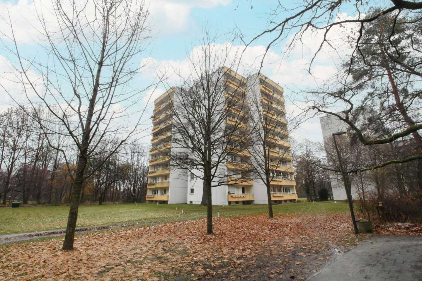 Freie & gepflegte 2-Zimmer-Wohnung im Hochparterre mit Balkon! Erbbaurecht bis 2067! – München – Vorschaubild 9