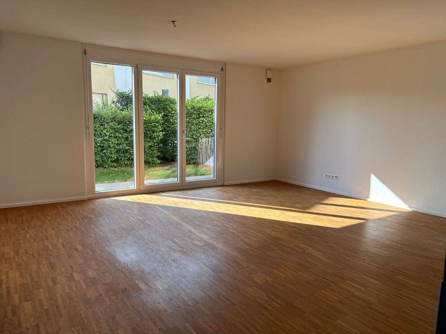 Charmantes 5,5-Zimmer-Reihenendhaus in erster Seereihe in Dornstadt