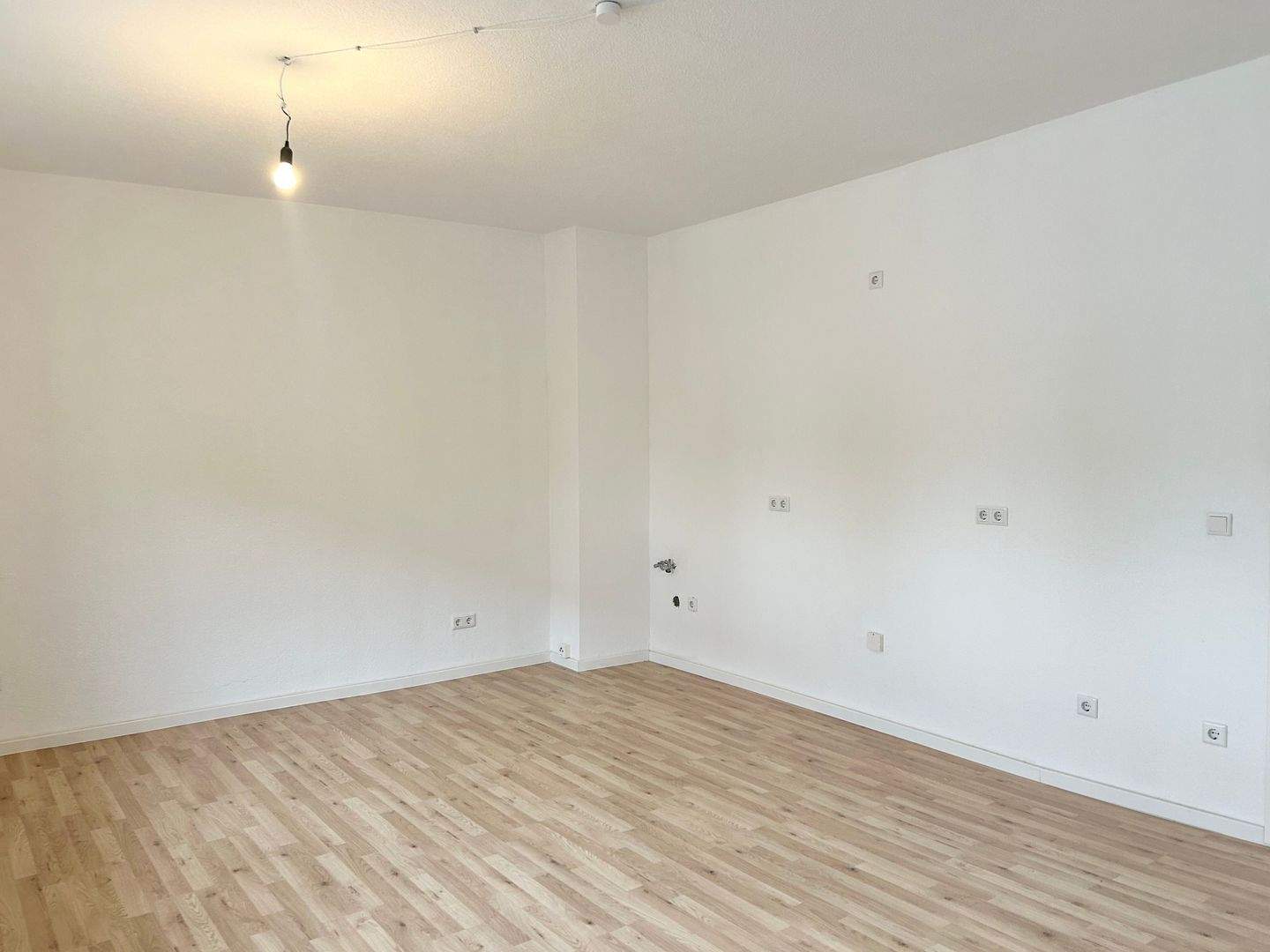 ***CITY WOHNEN*** TOP GEPFLEGTE 3 ZIMMER WOHNUNG MIT CHARME – Nürnberg – Vorschaubild 4