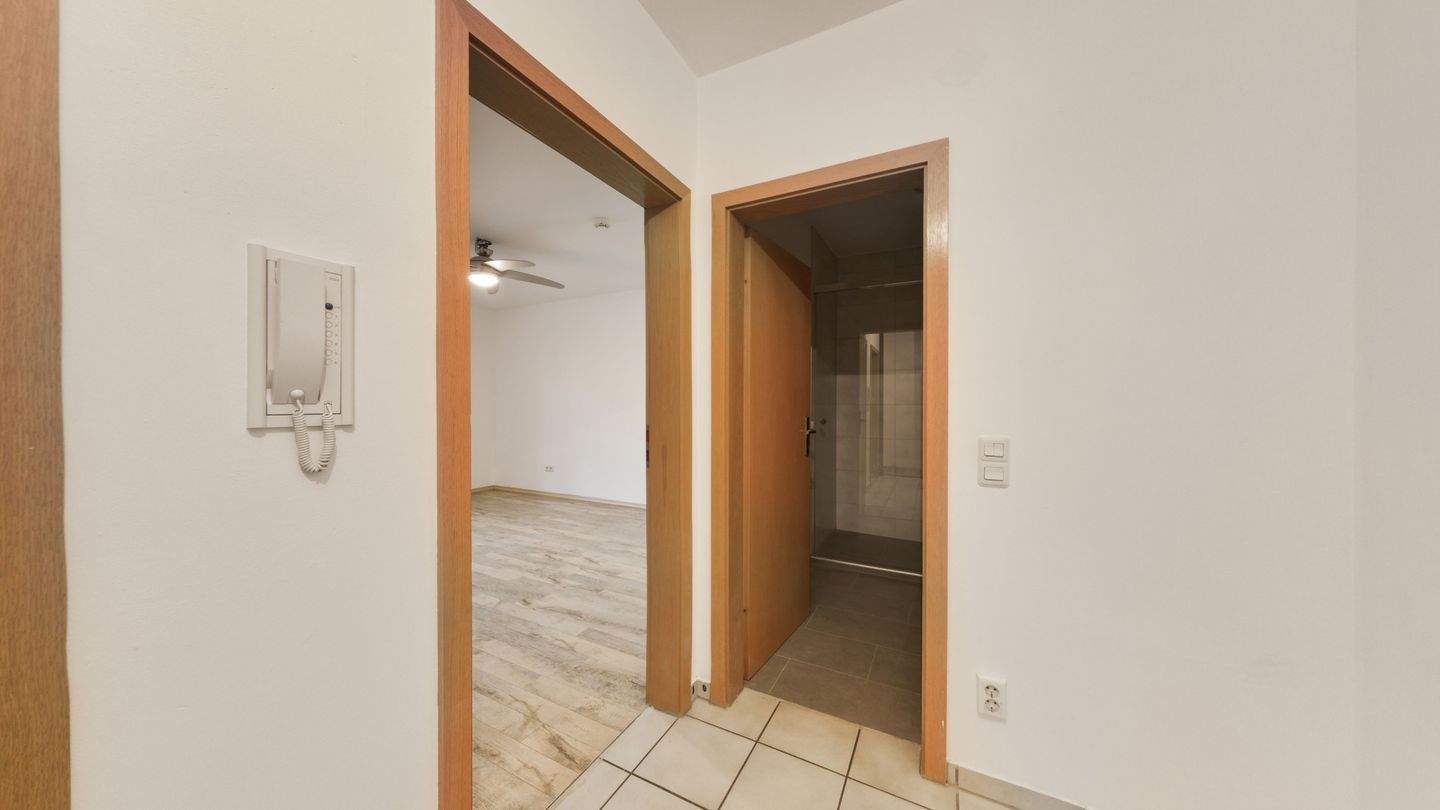 Helle und sanierte 2-Zimmer-Wohnung mit großzügigem Süd-Balkon – Ingolstadt – Vorschaubild 5