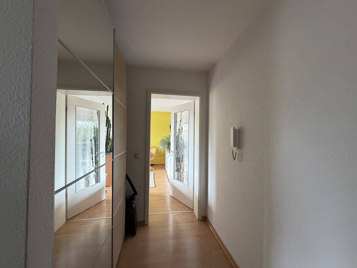 Attraktive Kapitalanlage in grüner Lage - Helle DG-Wohnung mit Balkon – Berlin – Vorschaubild 2