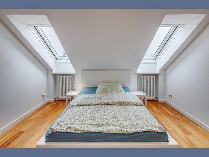 Möbliert: Gut geschnittene Dachterrassenwohnung – München – Vorschaubild 3
