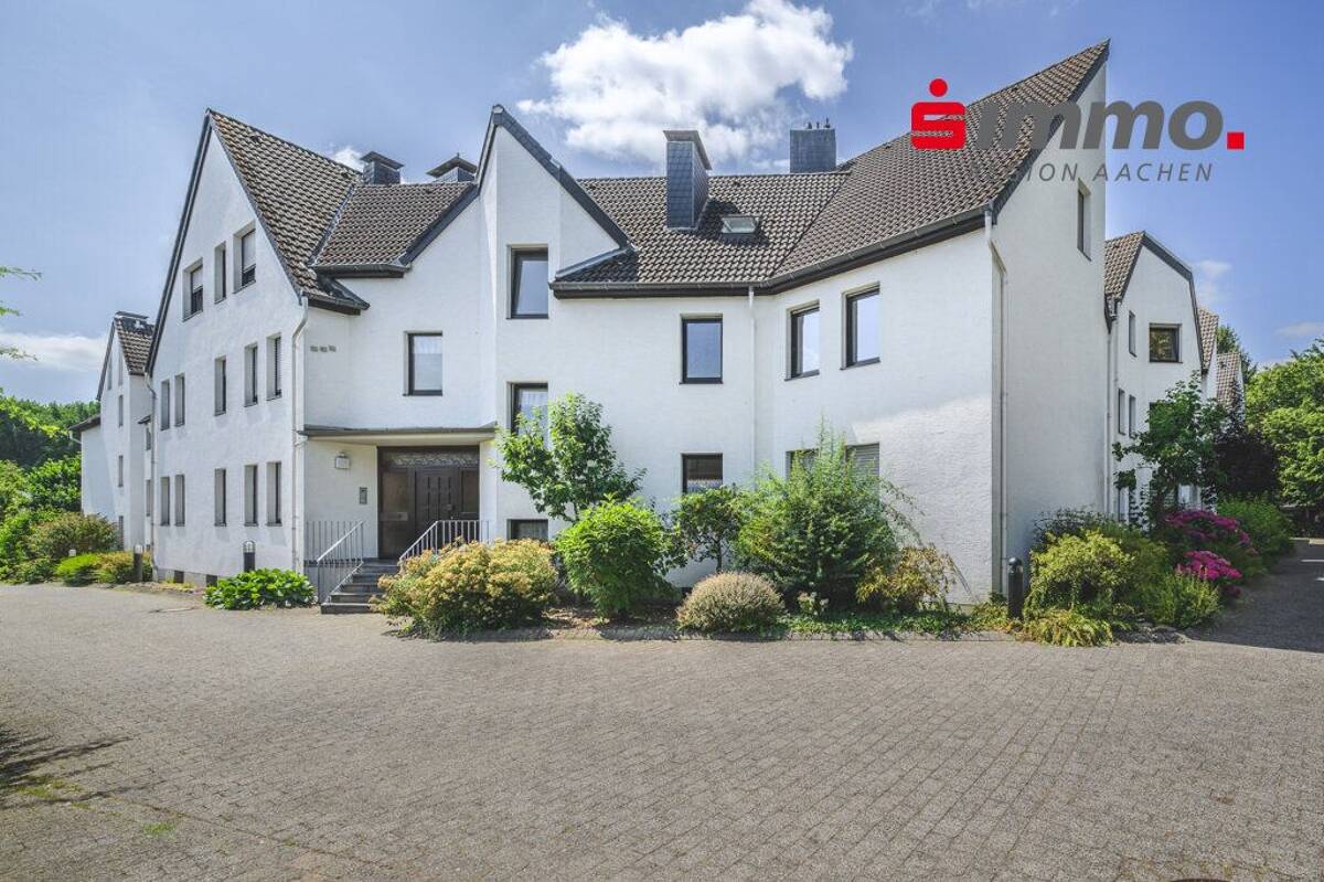 Bezugsfreie 4-Zimmerwohnung mit PKW-Stellplatz in Aachen-Richterich – 52072 Aachen – Bild 1 von 9