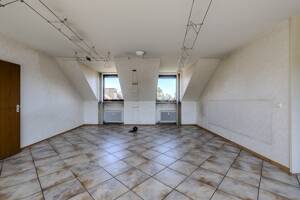 Individuelle, großzügige 5-Zimmer-Dachterrassenwohnung mit Kamin nahe Westpark- mit Potenzial! – 80686 München – Vorschaubild 4